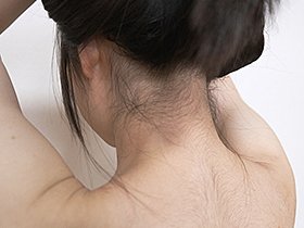 素人娘の全裸図鑑10 今時の女の子13名が恥らいながら脱衣していく様子をじっくり撮影した、変態紳士のためのヘアヌードコレクション　サンプル画像02